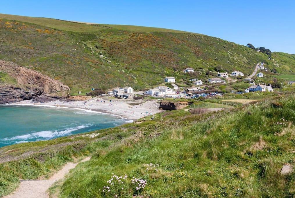 Vakantiehuis Kallowen At Crackington Haven, Near And Boscastle, Cornwall *